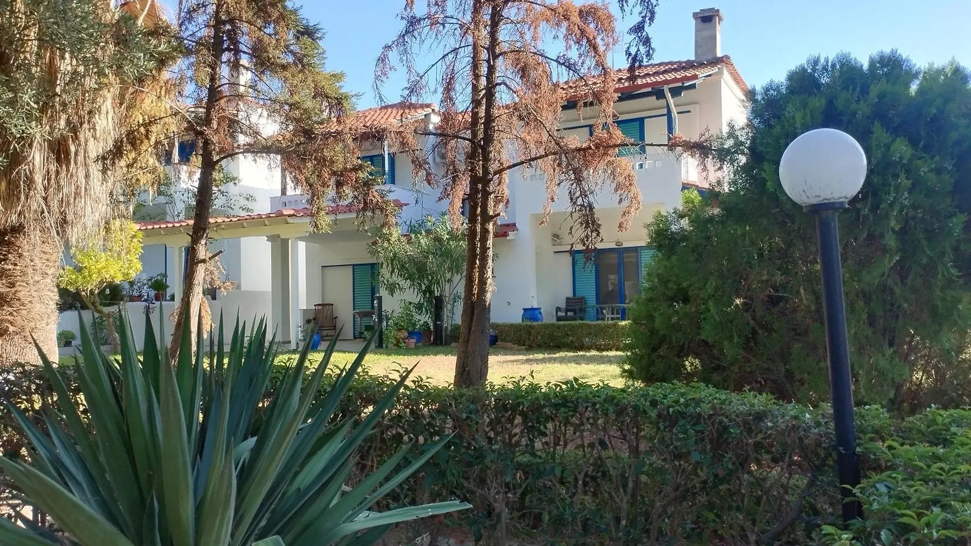 הוילה Paliouri Blue House בית נופש