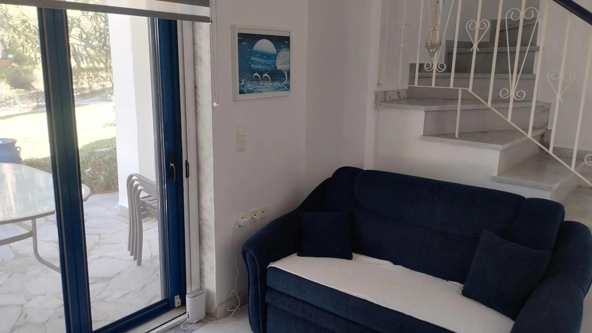 הוילה Paliouri Blue House בית נופש